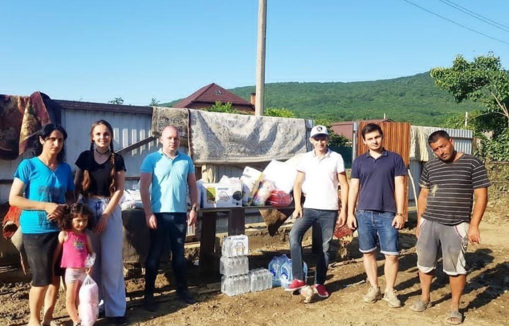 Проведено 8 волонтерских выездов, в том числе с гуманитарной помощью (зоны подтопления ст.Пятигорская, Горячий Ключ, Витязево; Анапа)